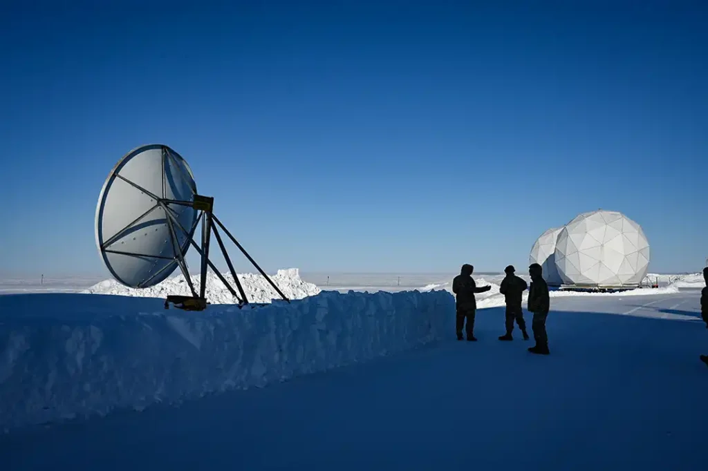 Telesat wins $1.6B contract for Canadian Arctic military communications