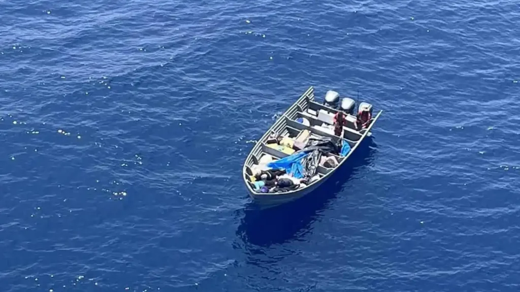 Mexican Navy seizes 5½ metric tons of cocaine, 5 vessels and a laboratory
